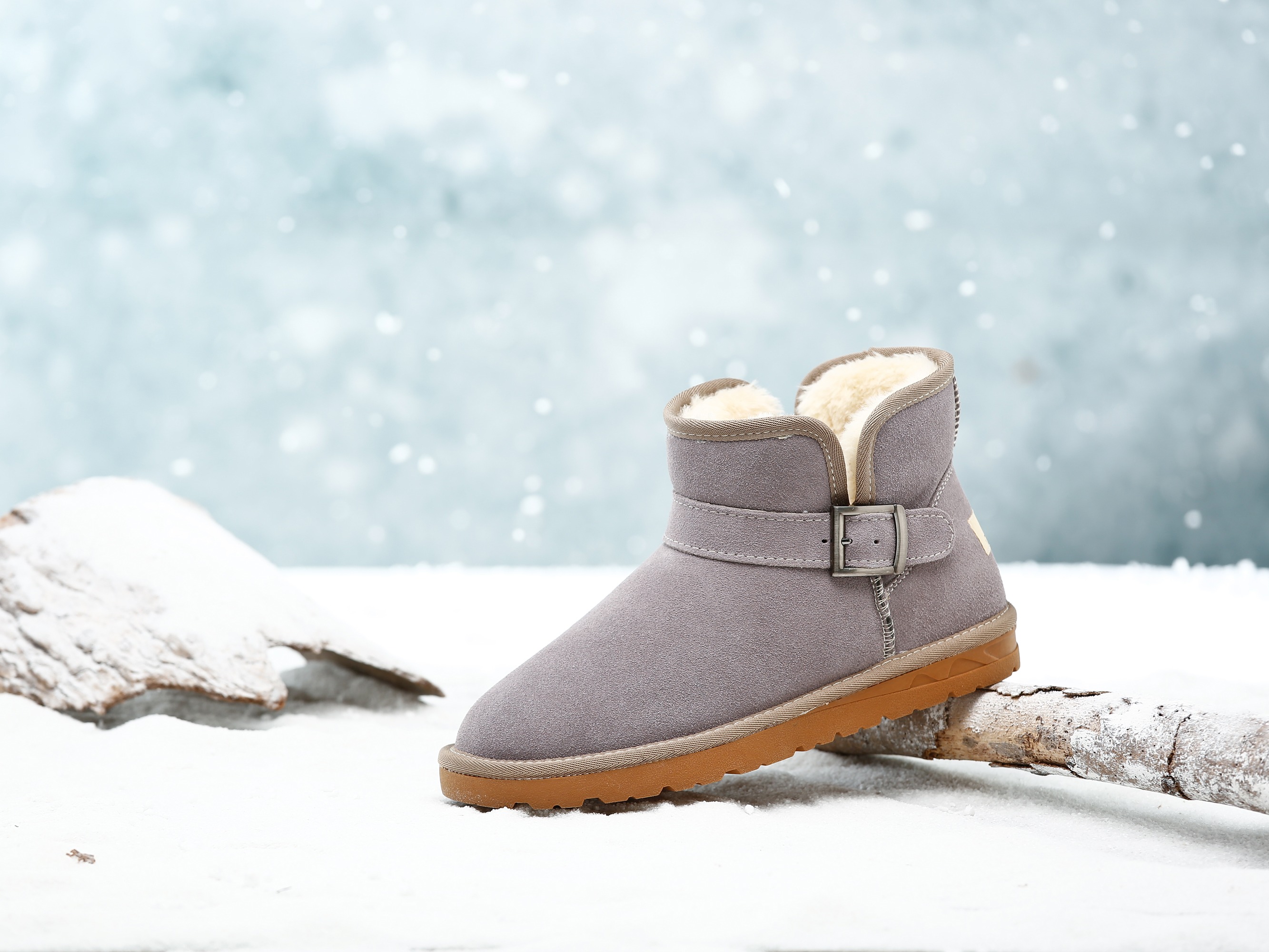 冬季下雪背景雪地靴活动海报设计图片_服装鞋业_首页模板-图行天下素材网