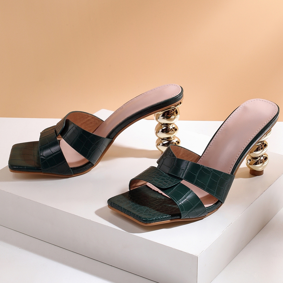 外贸女鞋摄影 静物拍照 创意场景拍摄图片