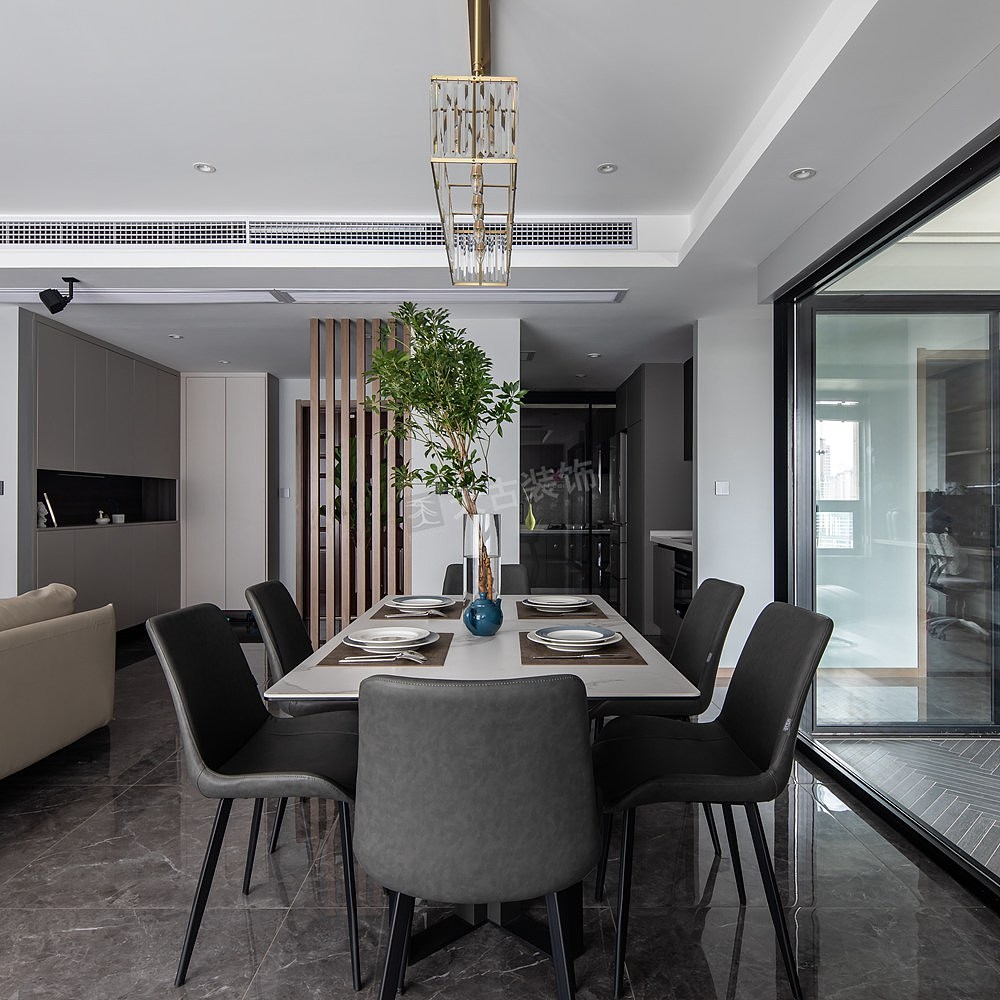 约克郡135平米装修完工效果:现代简约风格