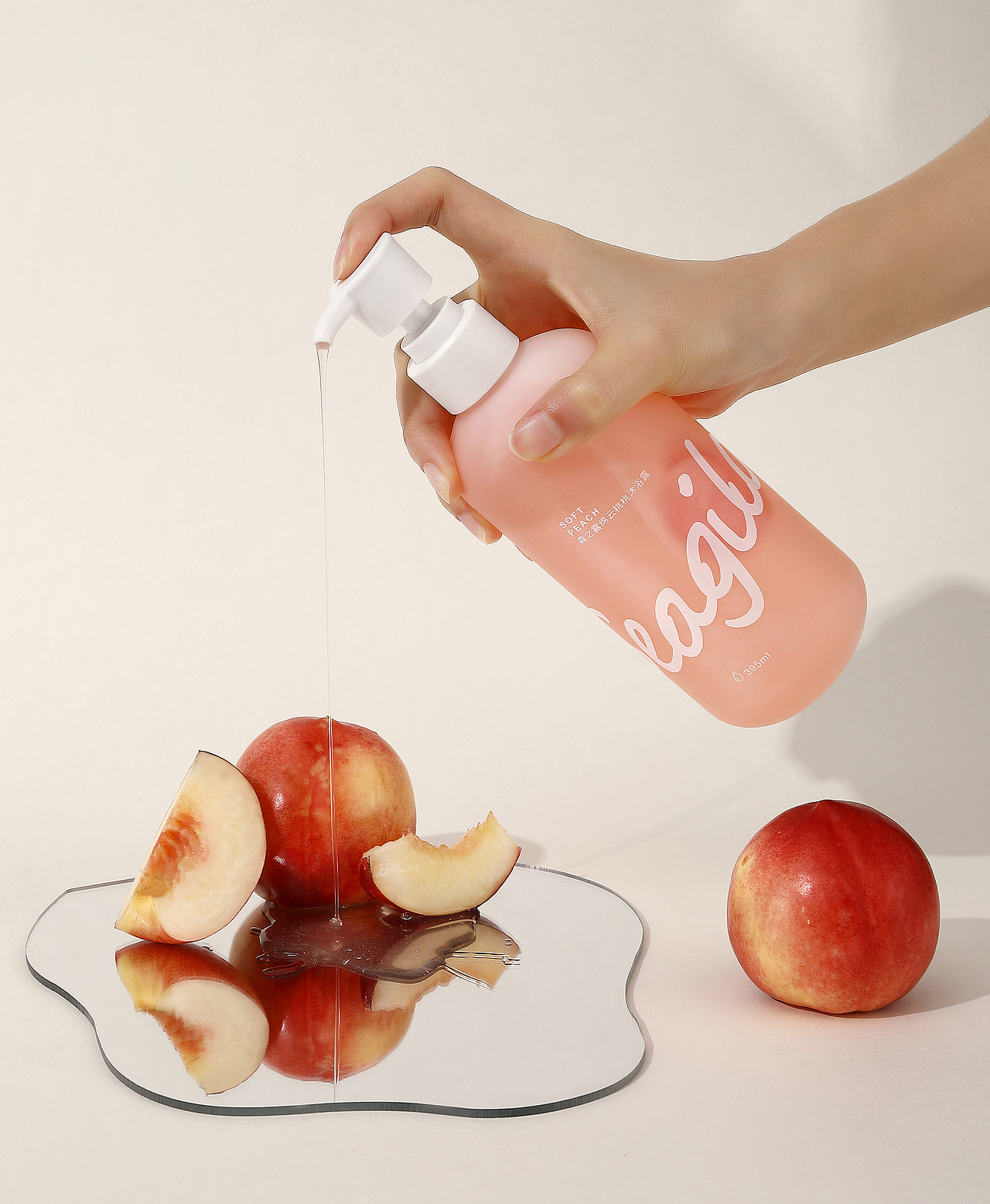 桃桃沐浴露摄影