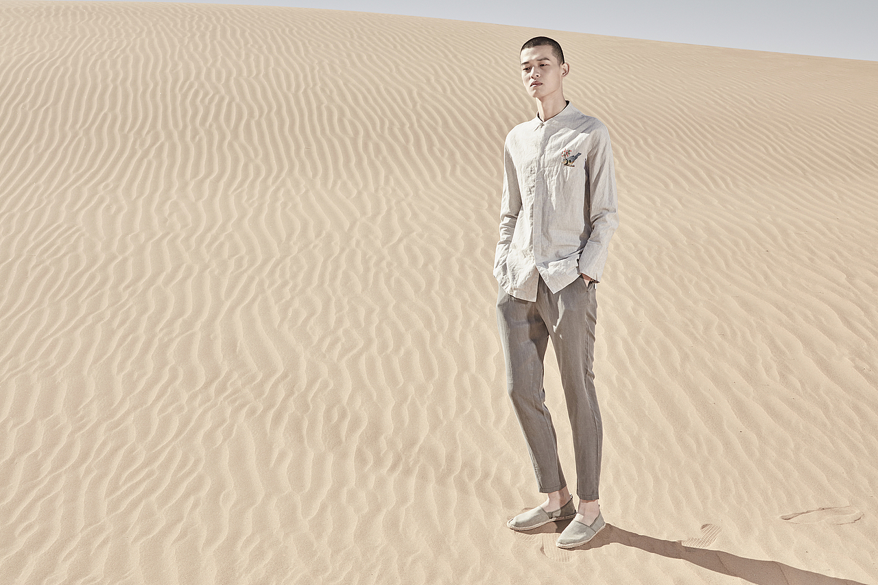 沙漠服装片修图（图ZMTc3ODk0ODE2） - 修图/后期 - 站酷设计师摄影师刘杨原创素材 - 站酷ZCOOL