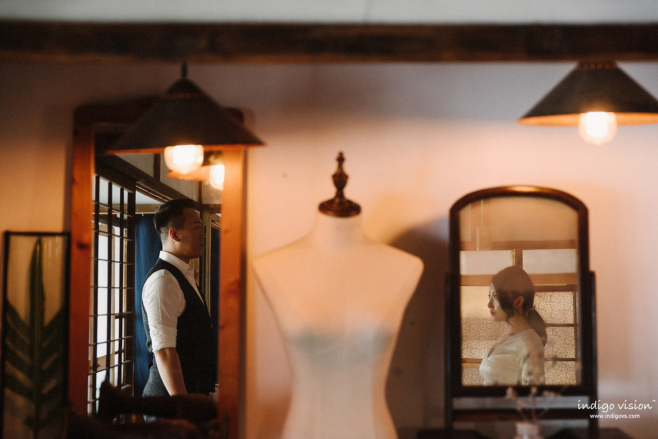 “还是你眼睛里的烟火比较美。”