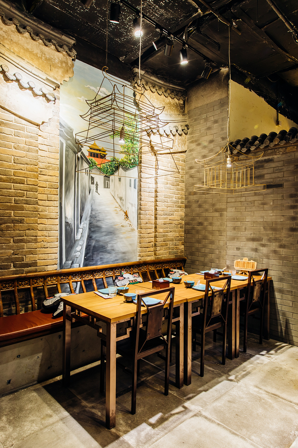 容品牌:局气餐厅设计-vi升级,新店空间升级