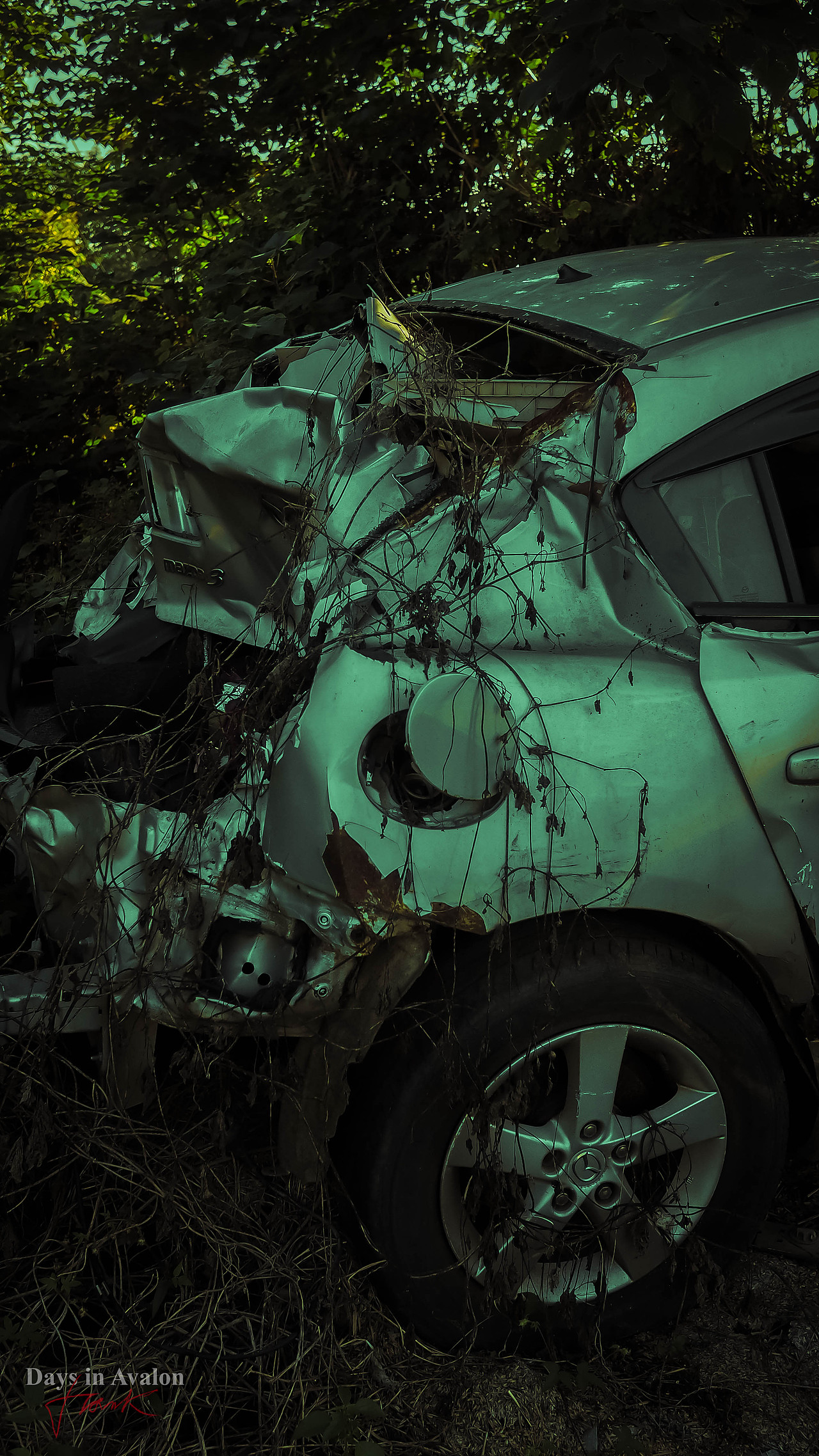 废弃汽车场人物创作