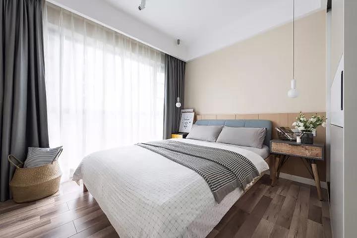 藕粉色真的很好看,小户型把书房和餐厅结合起来也实用