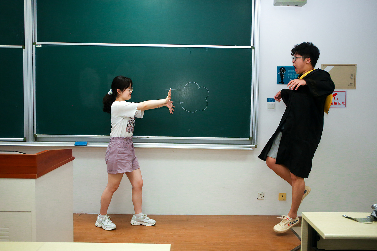 大学毕业照拍摄情侣个人毕业纪念拍照写真摄影人像拍摄