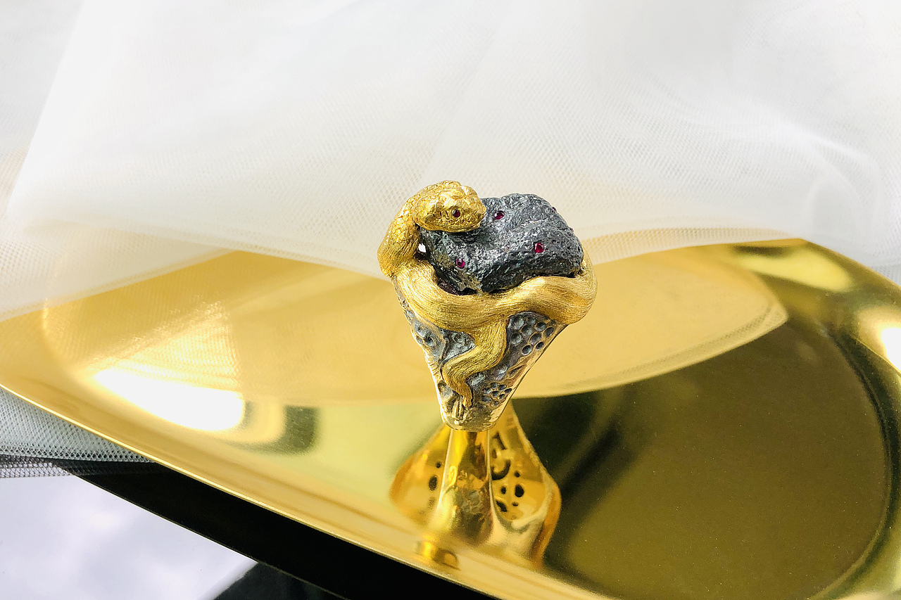 设计师作品|足金蛇戒指陨石（图ZMjU2NjE4MDA4） - 首饰设计 - 站酷设计师天使原创珠宝设计原创素材 - 站酷ZCOOL