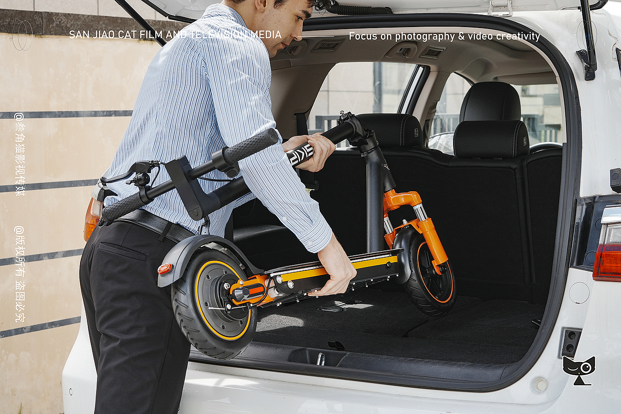 商业摄影|滑板车模特场景摄影