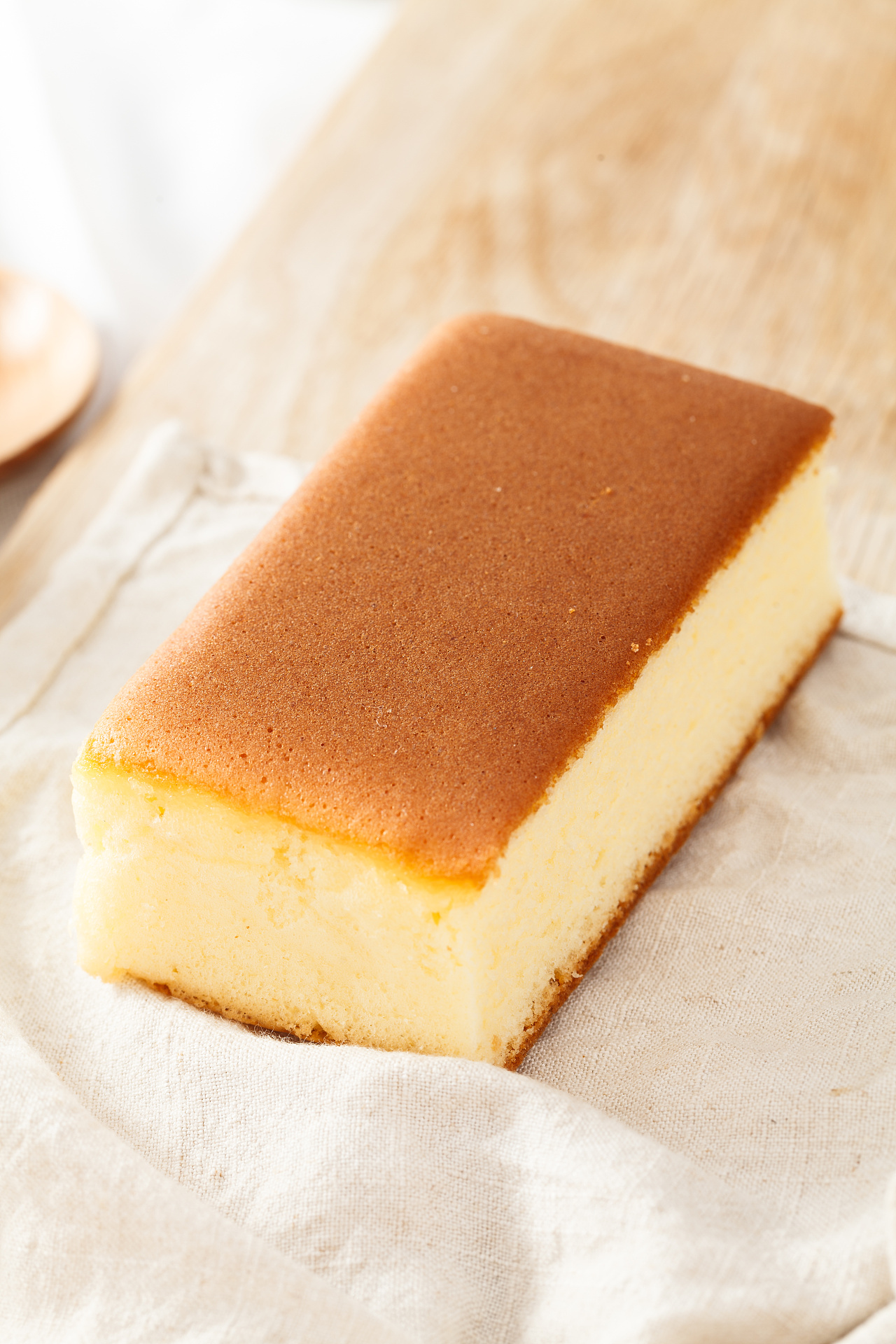 一组随意拍摄日式戚风方蛋糕