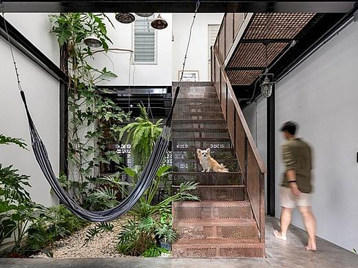 热带水泥工业风-自然系有氧挑高建筑
