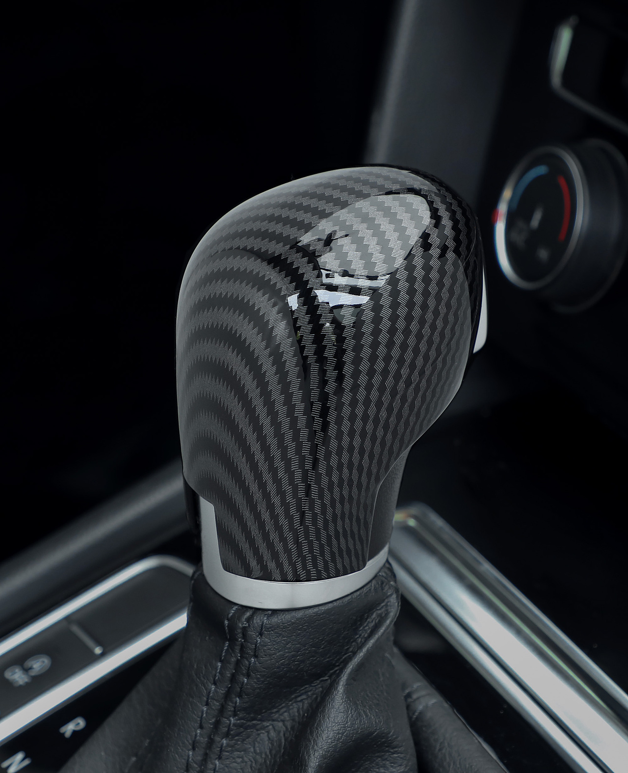 汽车碳纤纹排挡壳装车实拍