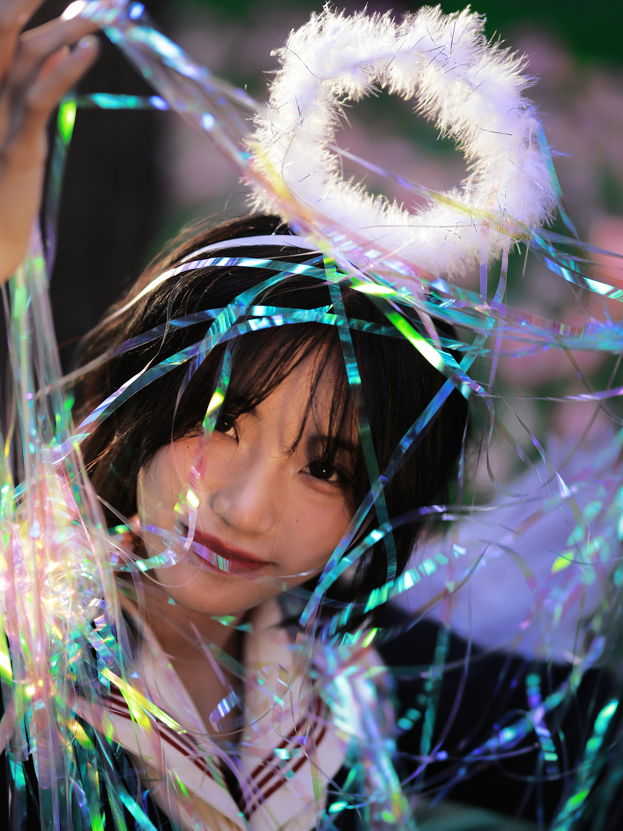 少女因与神明交错而发光