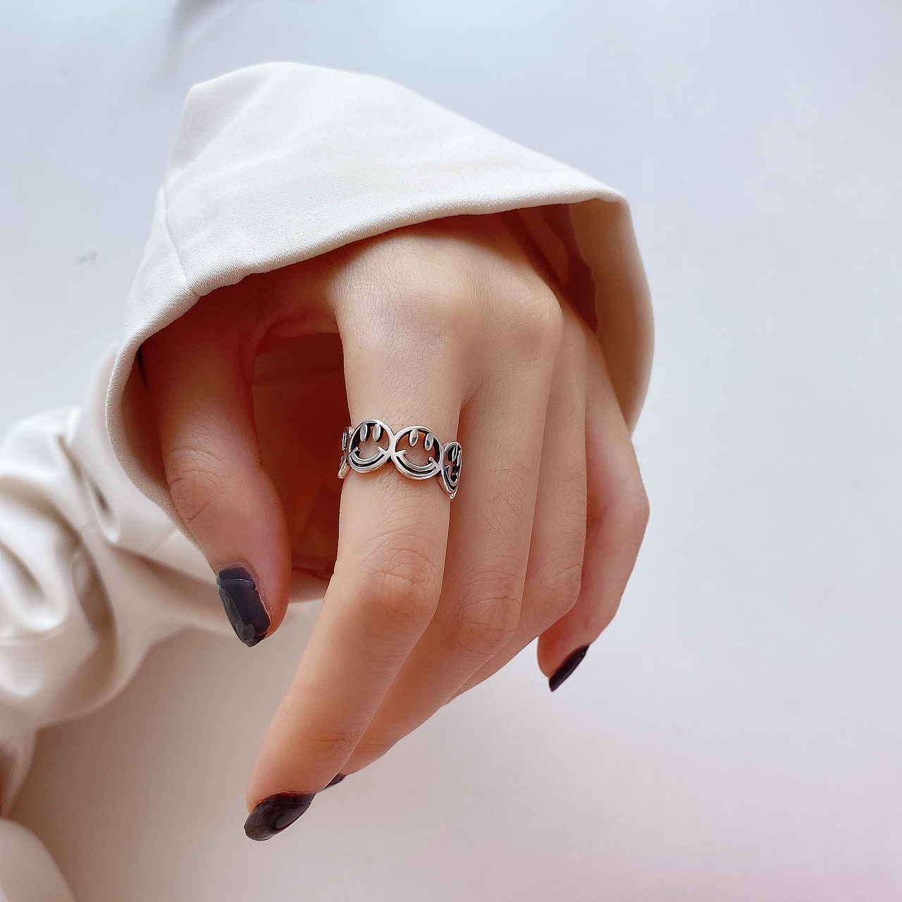 ins冷淡风黑白风戒指指环首饰静物珠宝静物产品拍摄（图ZMjIzNjA0ODE2） - 产品摄影 - 站酷设计师何以朱颜原创素材 - 站酷ZCOOL