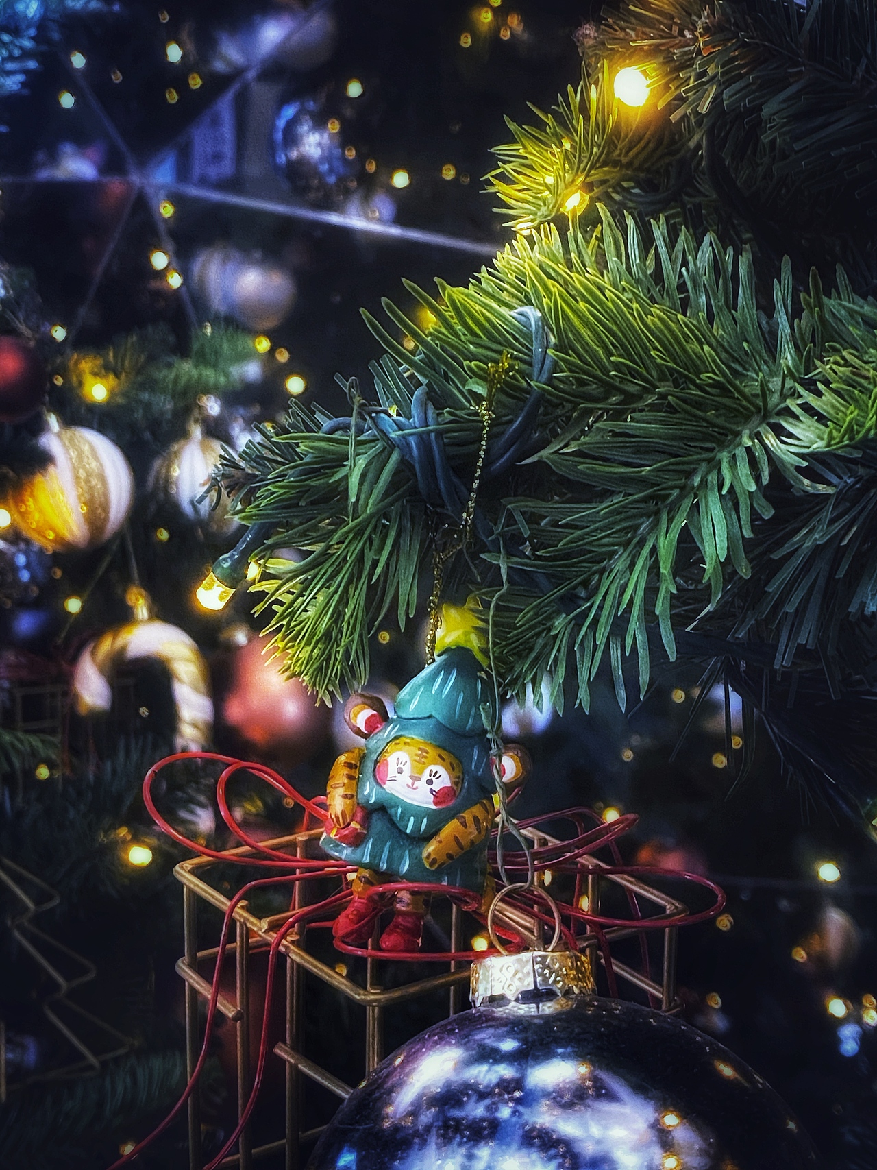 插画黏土设计——穿圣诞装的小老虎