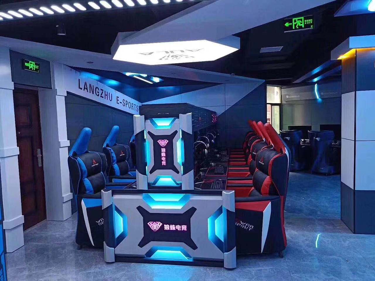 专业网咖设备电竞床,电竞挂件生产销售