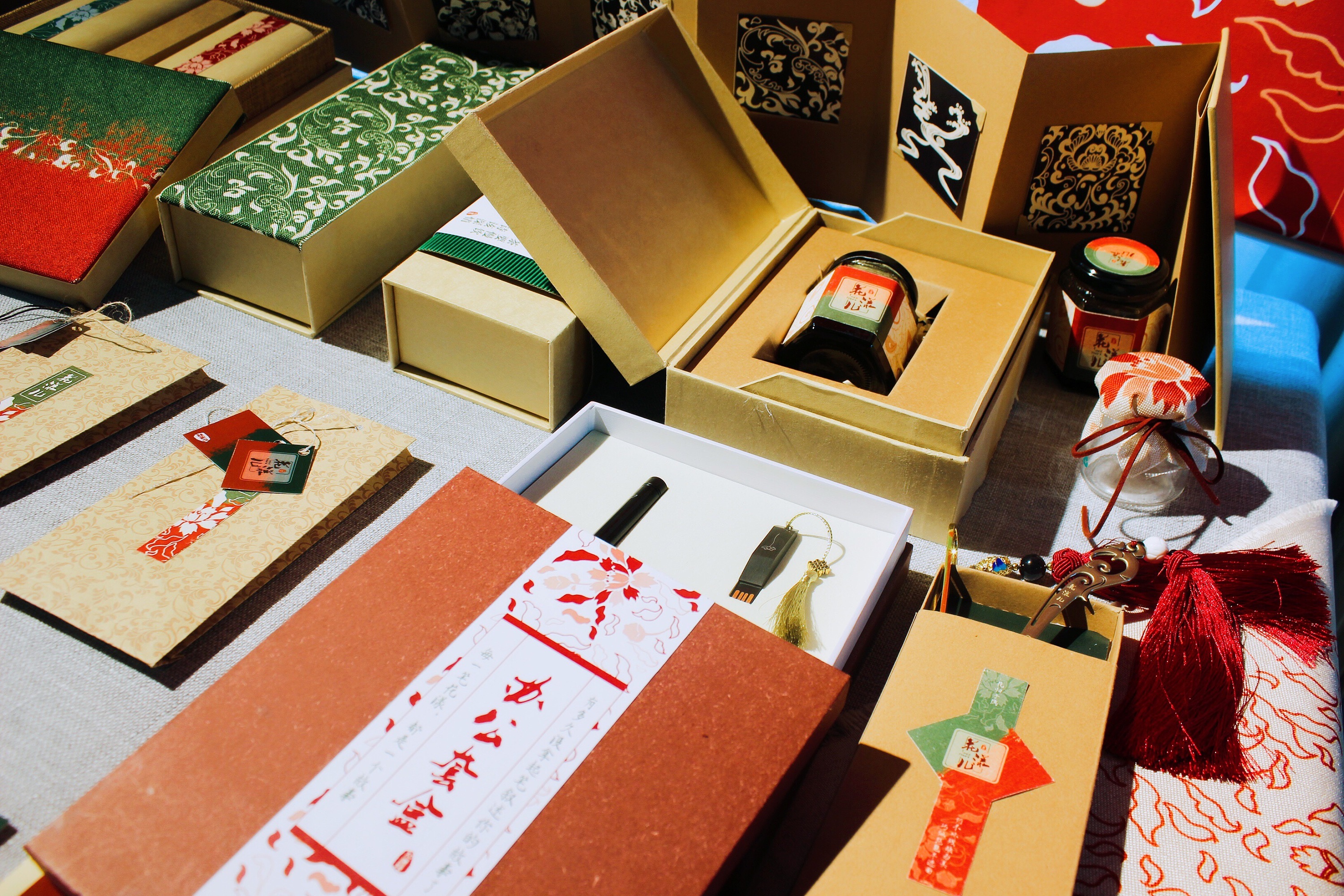 中国民俗旅游纪念品"花漾儿"