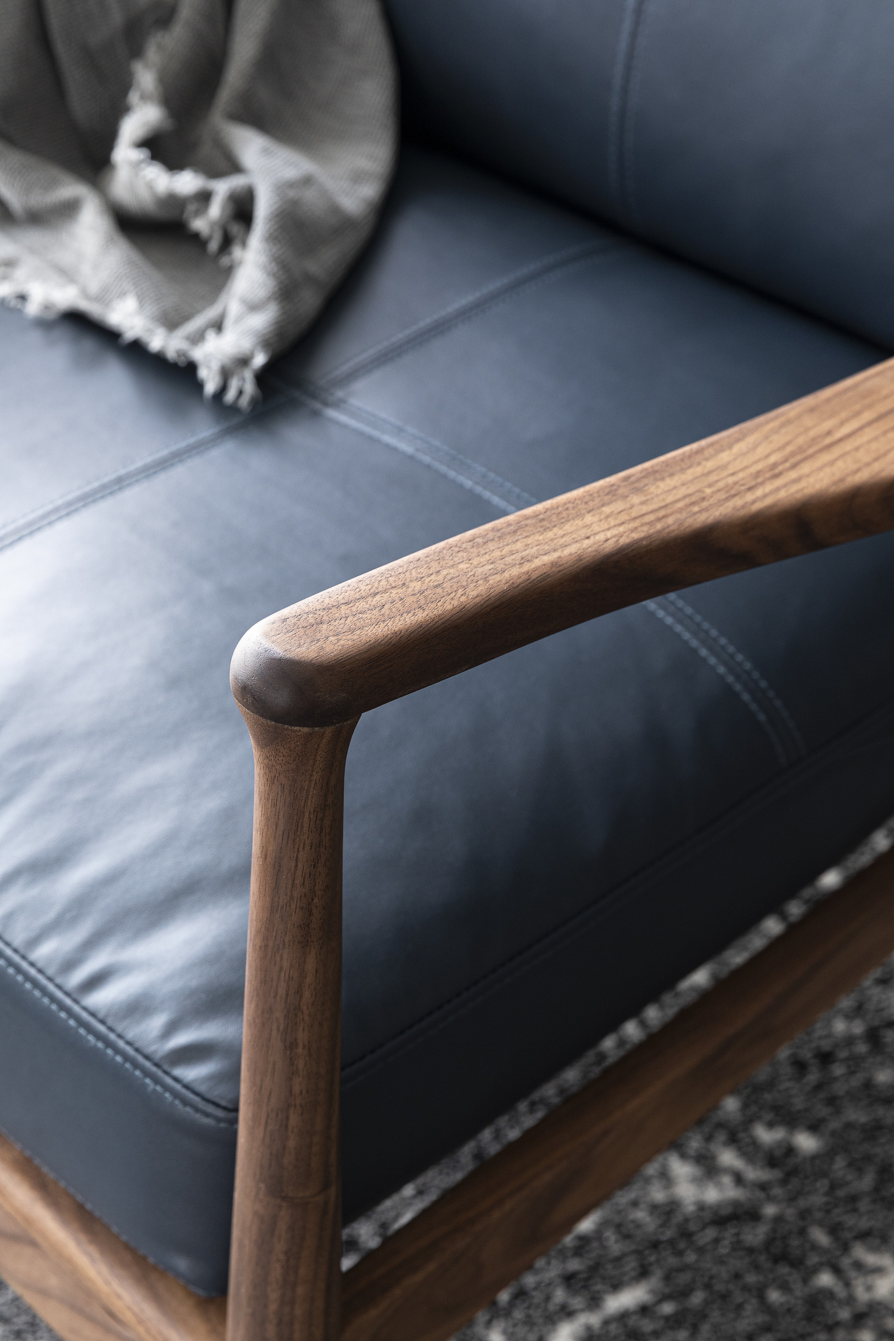 格物边柜
<br>即是储物柜也是餐边柜