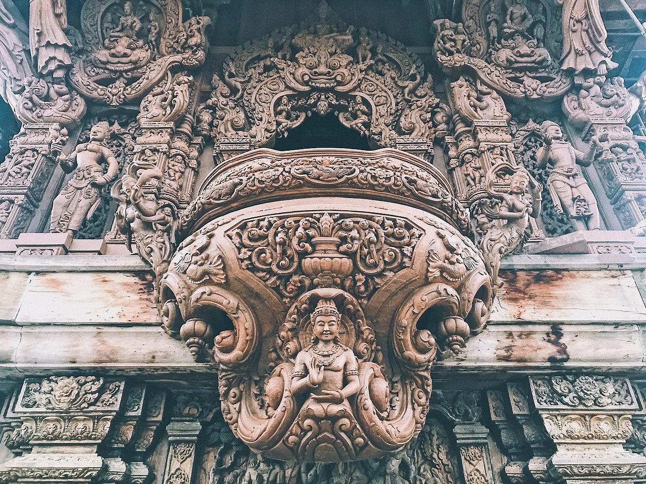 芭堤雅真理寺（图ZOTU1ODc0NjQ=） - 环境/建筑摄影 - 站酷设计师蛇口梅长苏原创素材 - 站酷ZCOOL