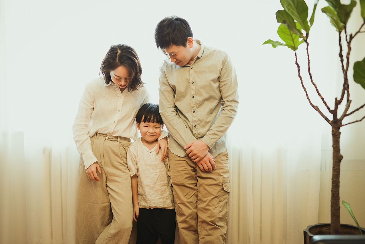 家庭纪实 | 岁月里最温柔的真实而美好|摄影|人像摄影|和和阿和_原创