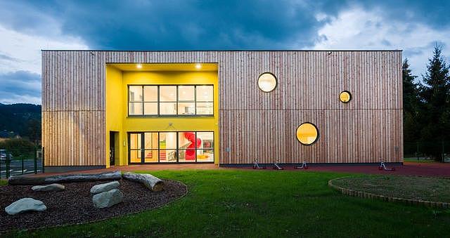 打造幼儿园园区风光