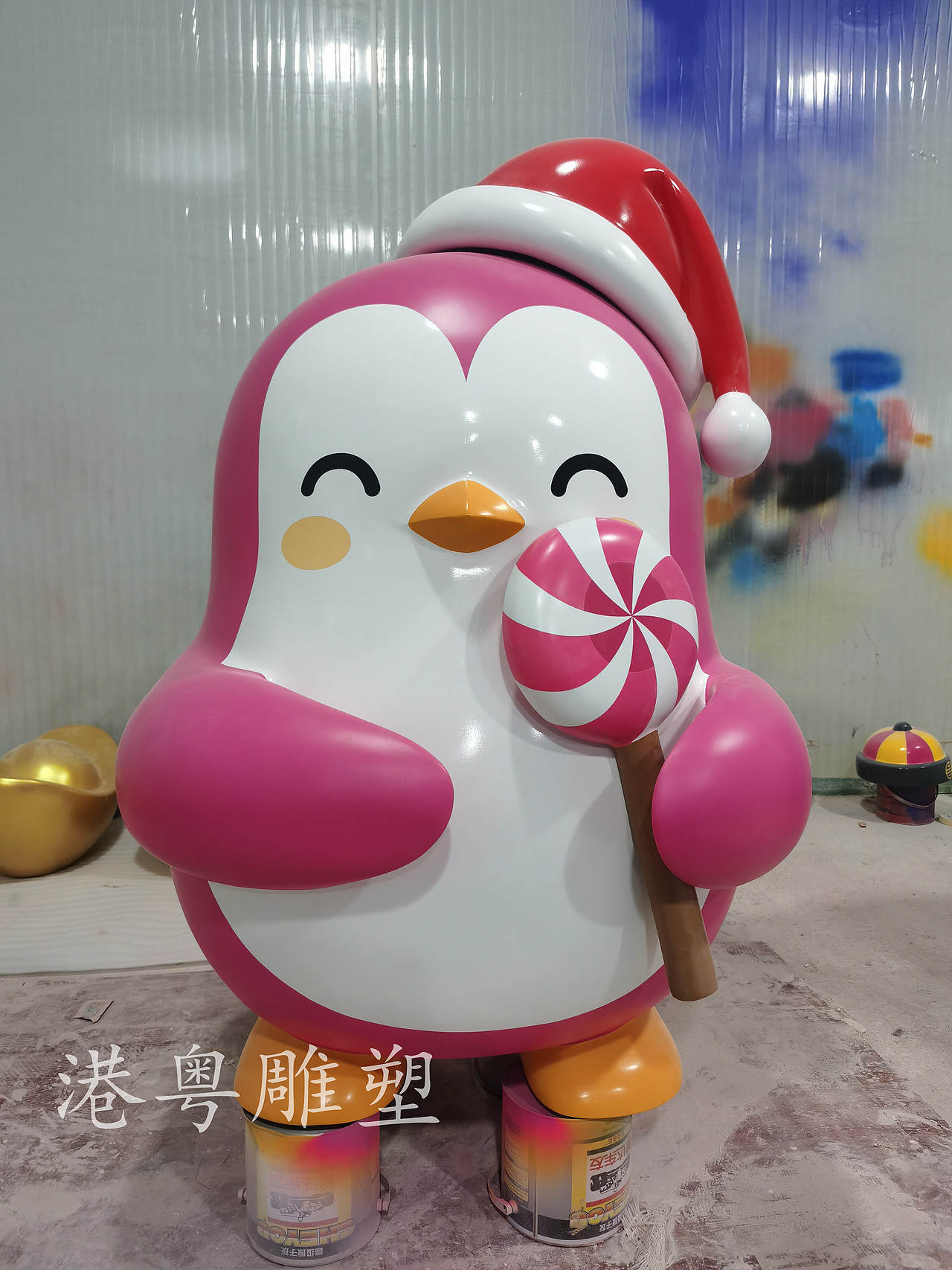 欢度春节万圣节玻璃钢喜庆企鹅卡通雕塑商场广场摆件（图ZMjI1NzgzNDgw） - 雕塑 - 站酷设计师港粤雕塑艺术厂家原创素材 - 站酷ZCOOL