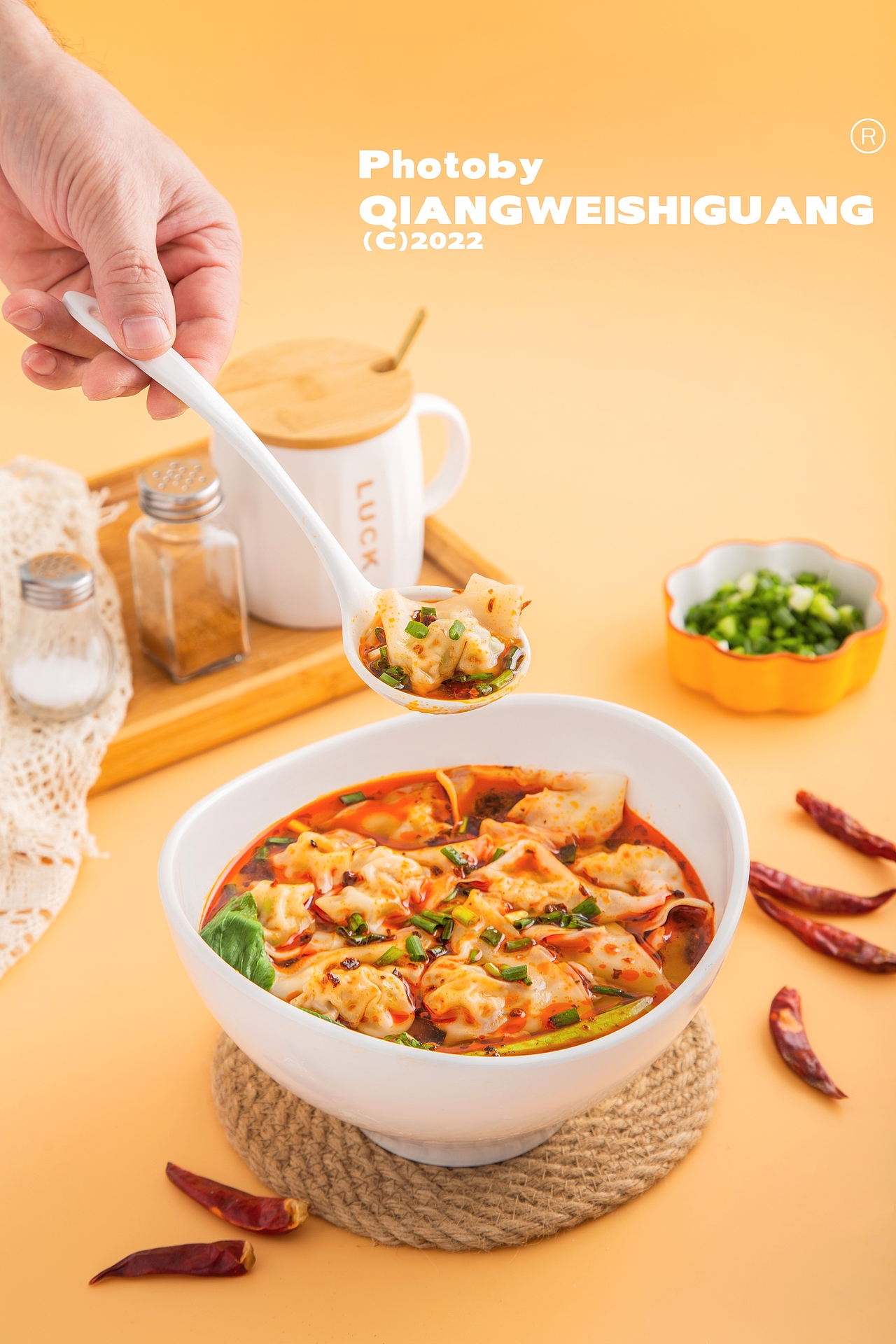 红油抄手&牛肉面（图ZMzE3ODkzMTYw） - 美食摄影 - 站酷设计师蔷薇食光原创素材 - 站酷ZCOOL