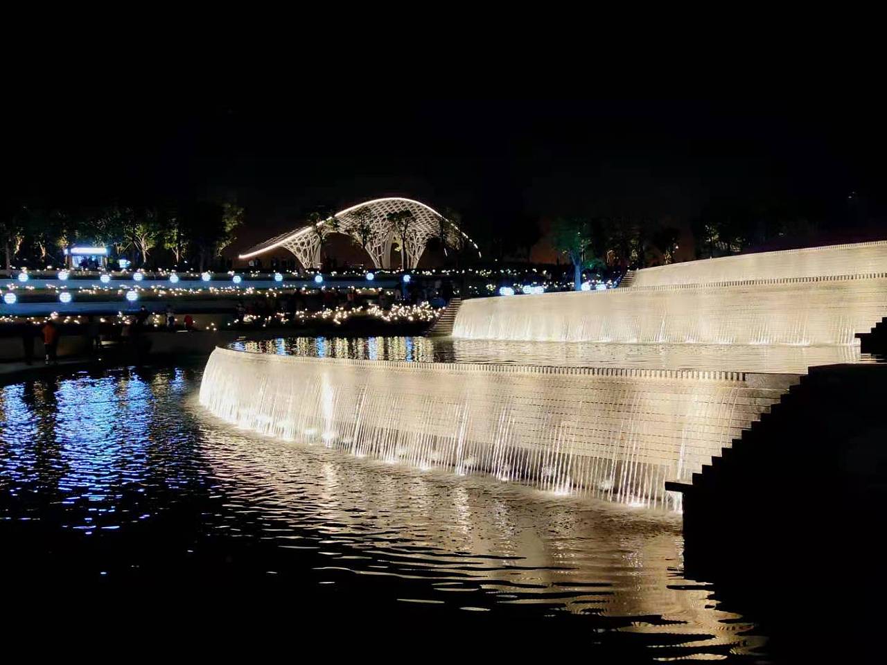 在深圳的生活隨拍（圖ZMjQ4ODE4NDI4） - 人文/紀(jì)實(shí)攝影 - 站酷設(shè)計(jì)師雨中的余原創(chuàng)素材 - 站酷ZCOOL