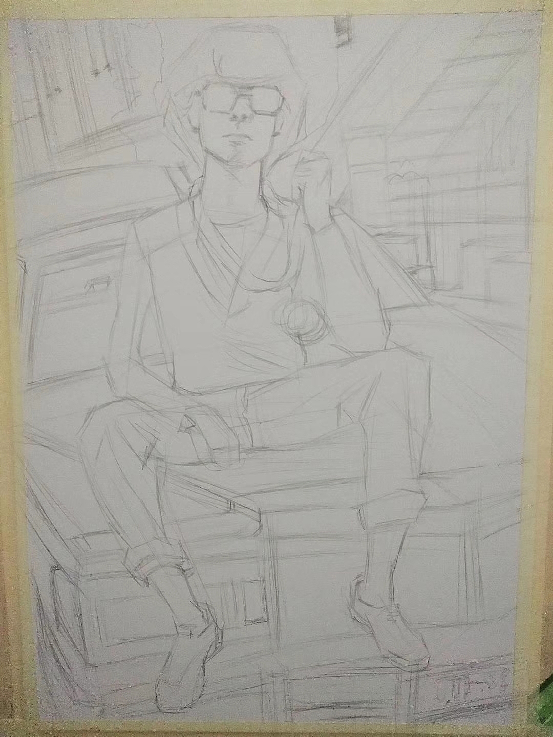 《坐在古董车上的古奇青年》