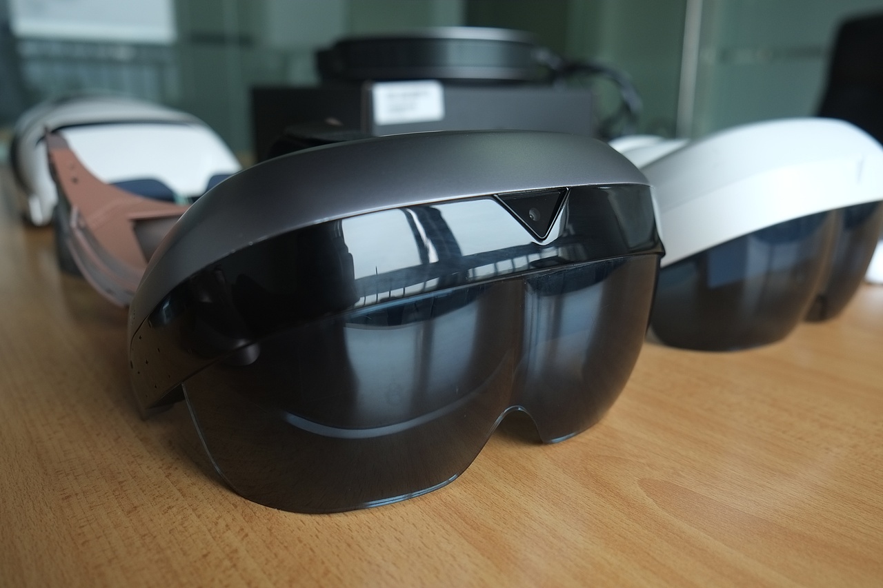 SATURN-AR观影娱乐一体机