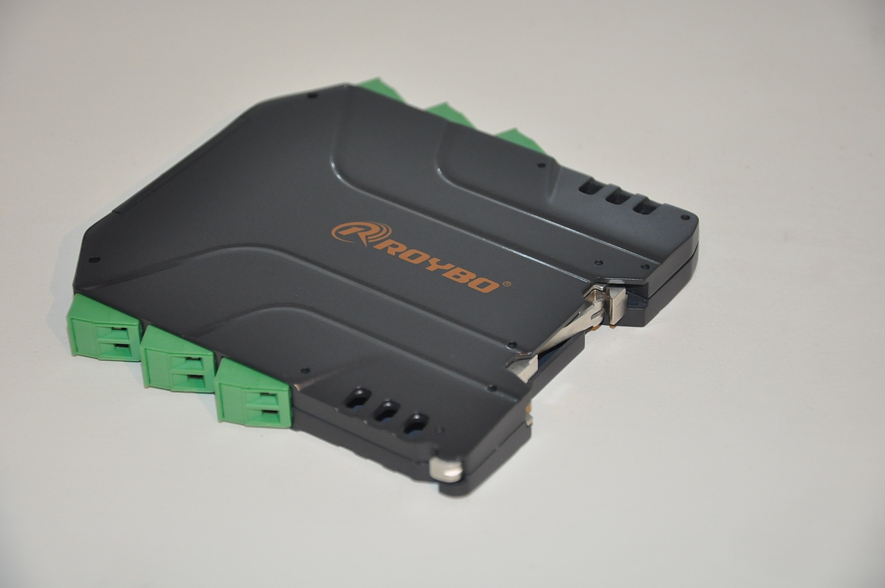 产品PI形象定义：森海瑞-隔断器设计