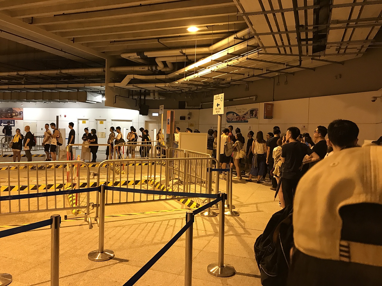 香港纹身展（图ZOTYwNzEwMDQ=） - 风光摄影 - 站酷设计师低俗文化king原创素材 - 站酷ZCOOL