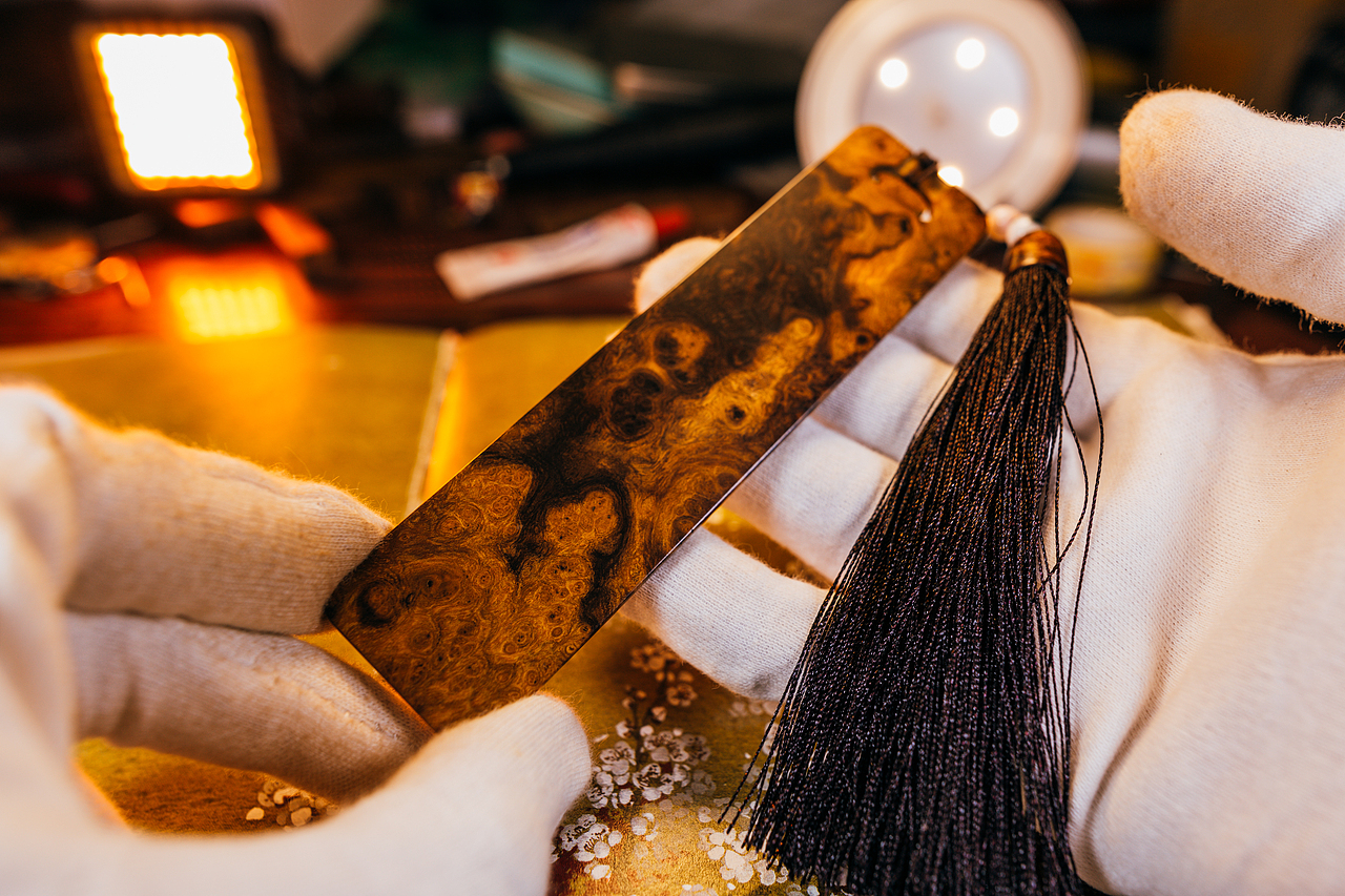 传统项目，沙漠铁木嵌银书签，知行合一