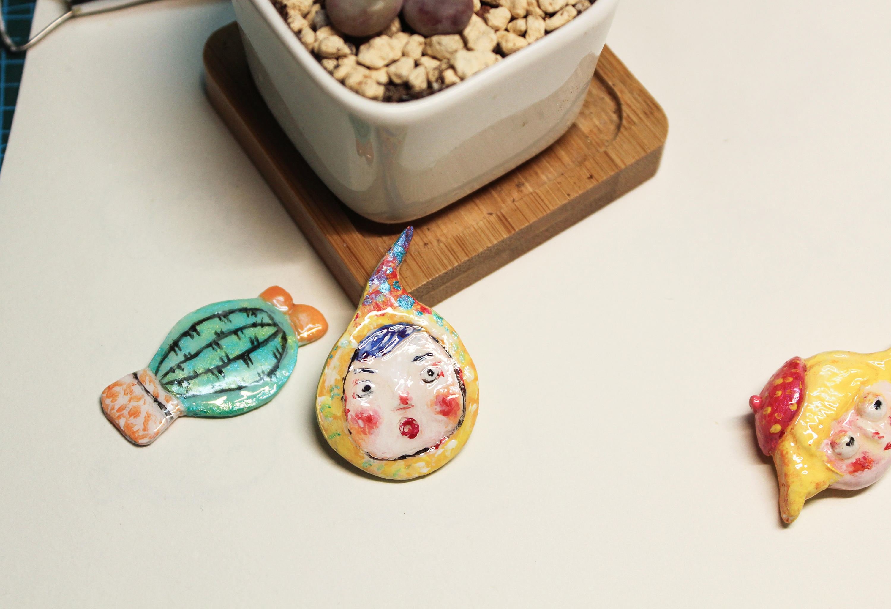 原创黏土胸针|手工艺|首饰|天天天蓝z - 原创作品 - 站酷 (zcool)