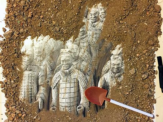 谭伯虎钢笔画作品《秦俑》