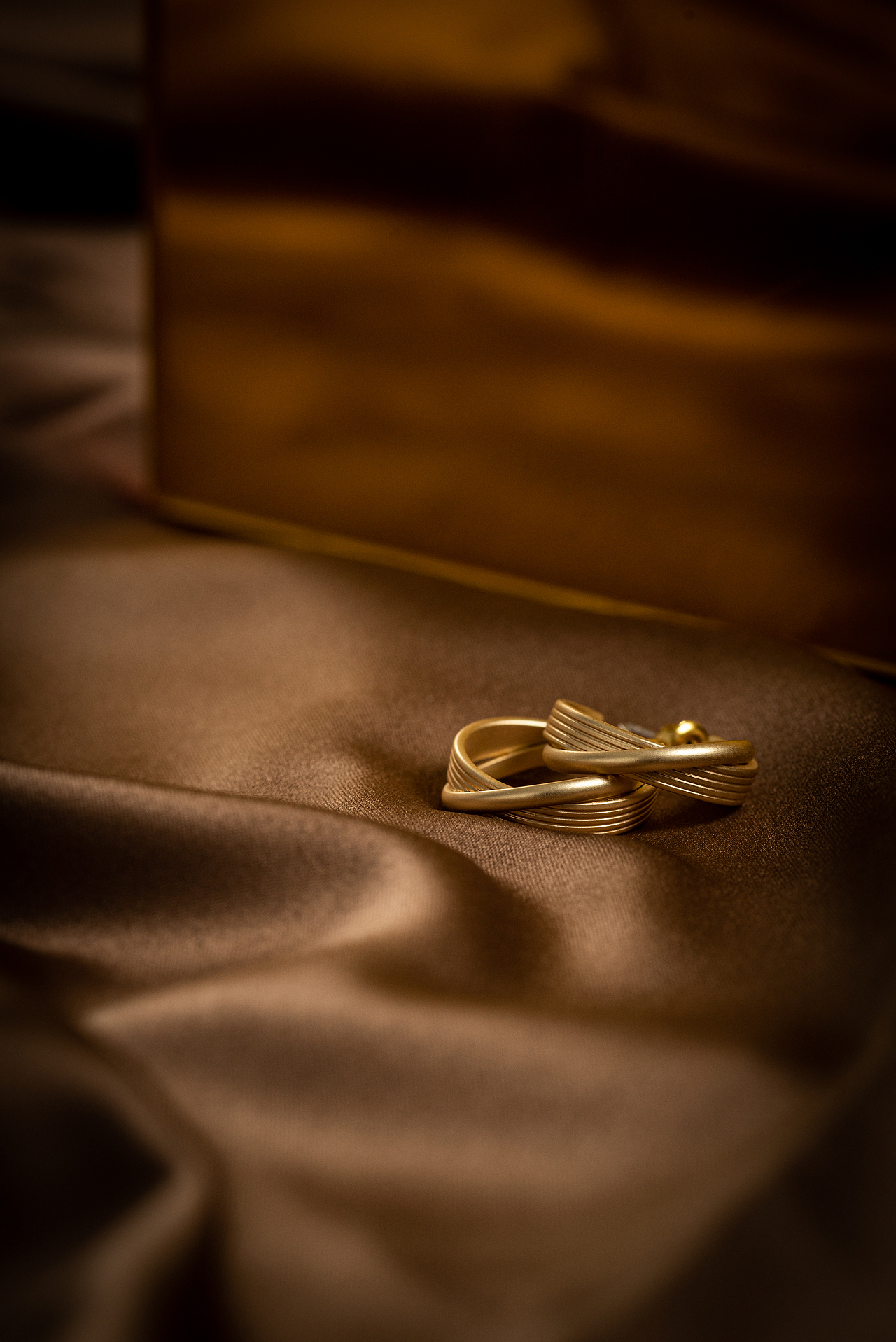 首饰摄影|磨砂线条设计耳钉