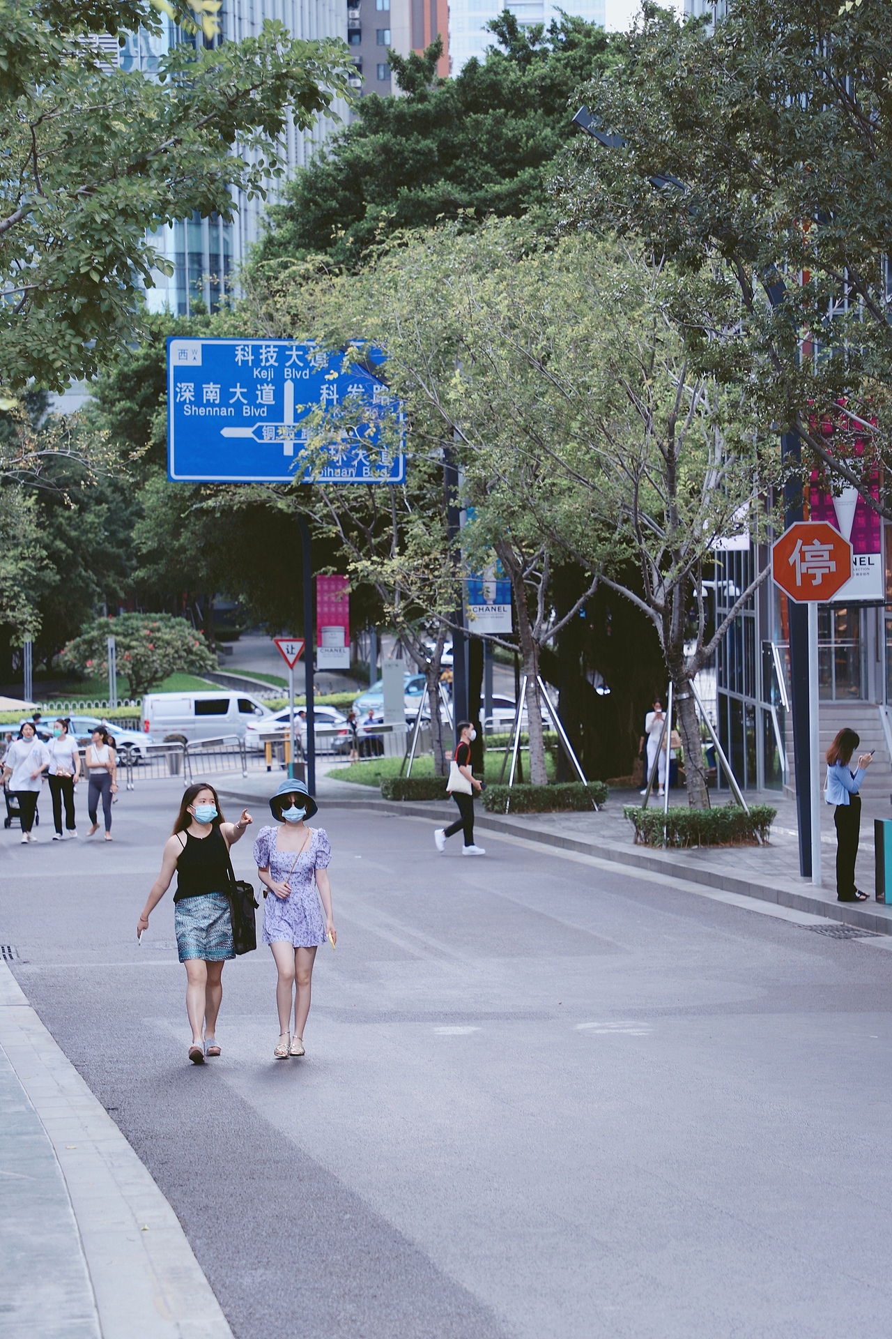 扫街（图ZMjY4NjIxMzg4） - 人文/纪实摄影 - 站酷设计师举起相机的小羊原创素材 - 站酷ZCOOL