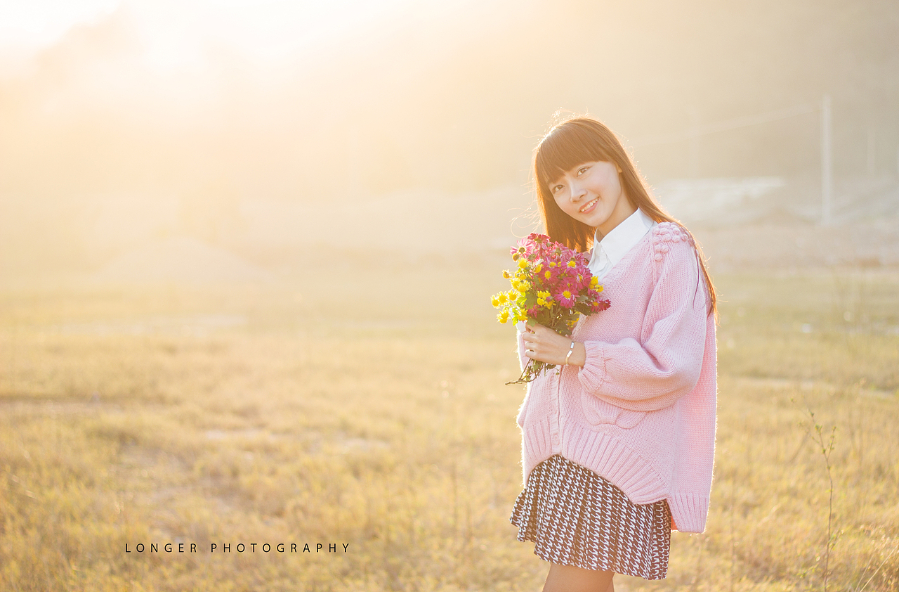 蒹葭苍苍-夕阳下的阿迪丽娜（图ZNDExMTQ3ODA=） - 人像摄影 - 站酷设计师LONGER图片搬运工原创素材 - 站酷ZCOOL