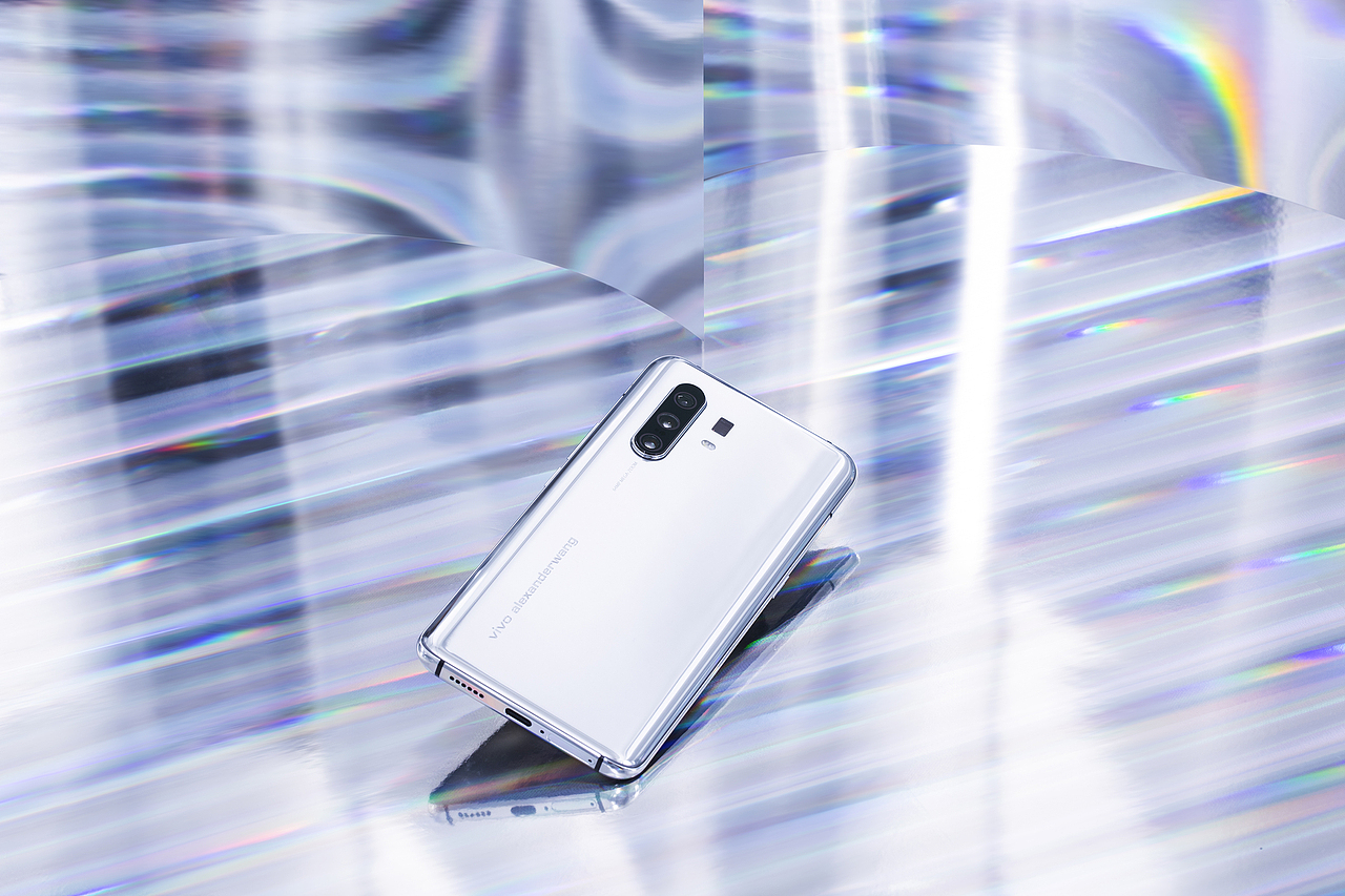 VIVO X30 Pro aw联名限定版&OPPO FINDX2 PRO（图ZMjAyNDY4NDQw） - 产品摄影 - 站酷设计师X老师会拍照原创素材 - 站酷ZCOOL