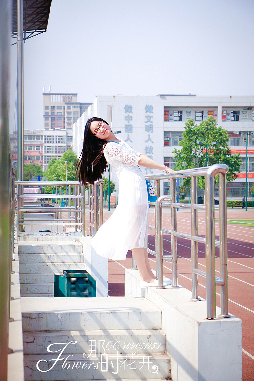 一墙的蔷薇，花开的初夏（图ZNDgyNTA4OTI=） - 人像摄影 - 站酷设计师卡卡丘666原创素材 - 站酷ZCOOL