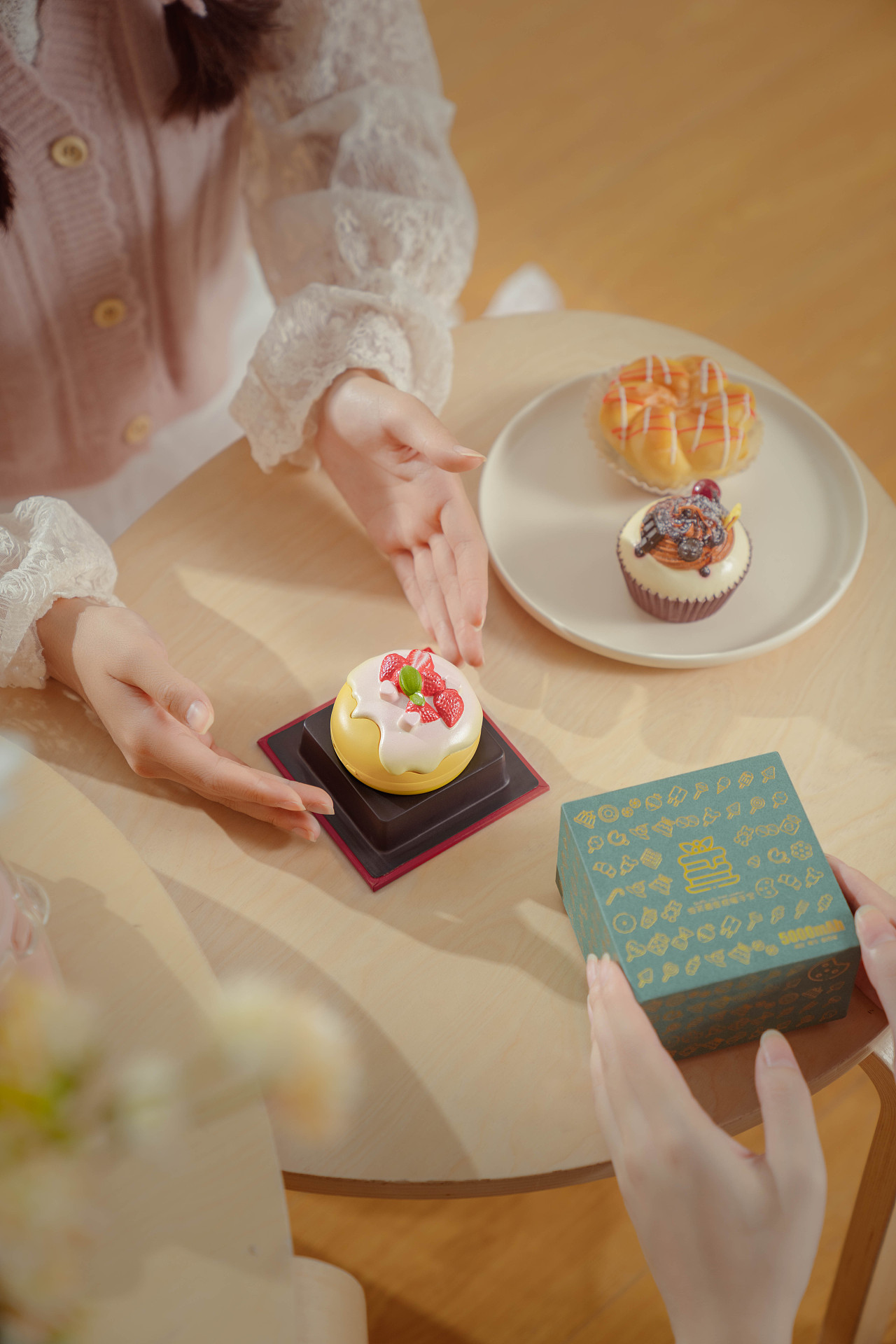 品牌案例丨波芙蕾暖手宝（图ZMjgwNzAxNTQw） - 产品摄影 - 站酷设计师非凡像牛仔原创素材 - 站酷ZCOOL