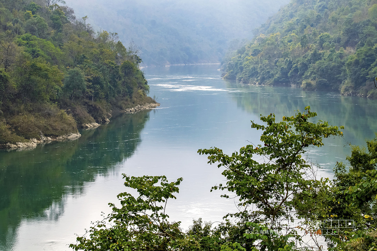 云南省临沧市云县澜沧江自然风光山水风景姚青春游记