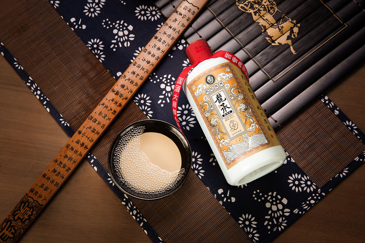 飞龙在天白酒礼盒包装设计