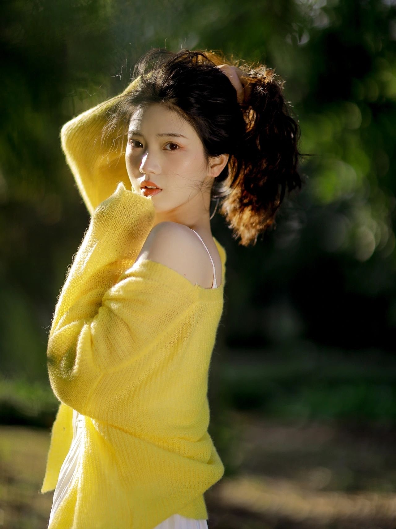 是她，全小区最美的女人（图ZMjkwMjM1MjU2） - 人像摄影 - 站酷设计师三山静晓原创素材 - 站酷ZCOOL