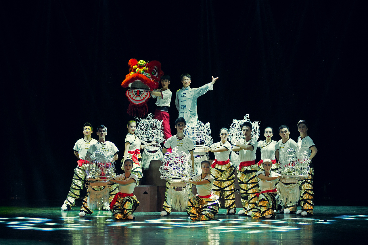 {李拓石}星海-南狮梦团队（图ZMjYzNTM4ODQ=） - 人像摄影 - 站酷设计师摄影师Barry原创素材 - 站酷ZCOOL