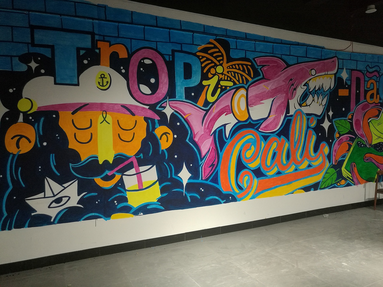 Pink Shark健身房墙绘彩绘涂鸦墙画