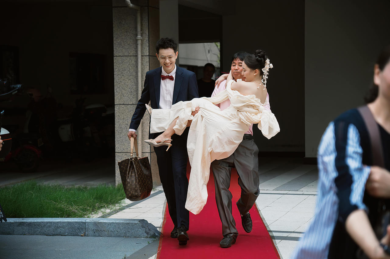 二三年十月五日婚（图ZMzU5NTc2MjUy） - 人像摄影 - 站酷设计师摄影方师傅Fonda原创素材 - 站酷ZCOOL