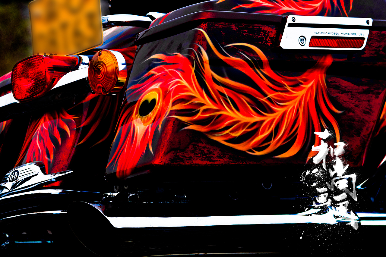 自己画了一辆哈雷摩托车艺术涂装