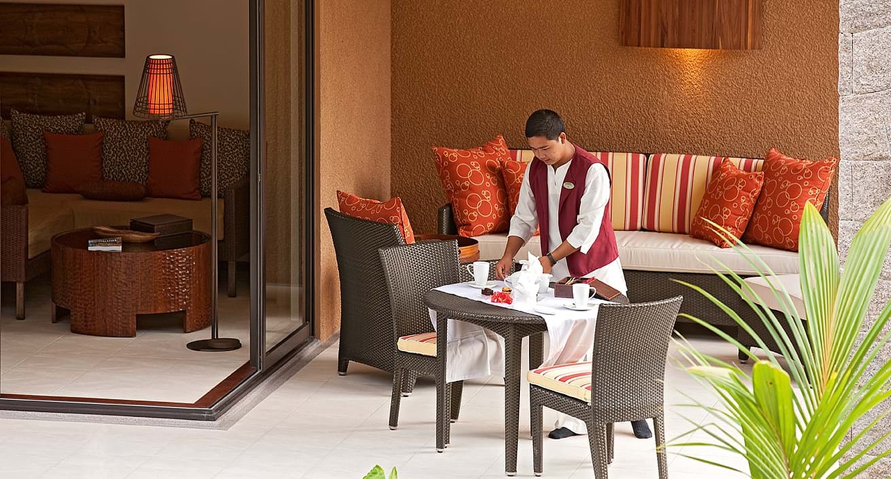 康斯丹艾菲莉亚