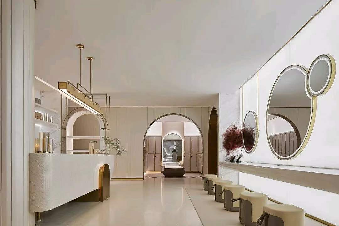 与水邂逅 与光同尘