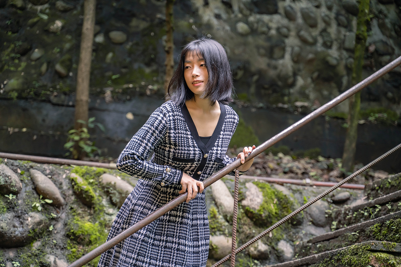 白岩寺阴天人像